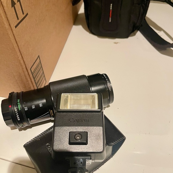 Camera - Kodak easyshare Z5120 and various other camera items, 2 lenses - Picture 11 of 12